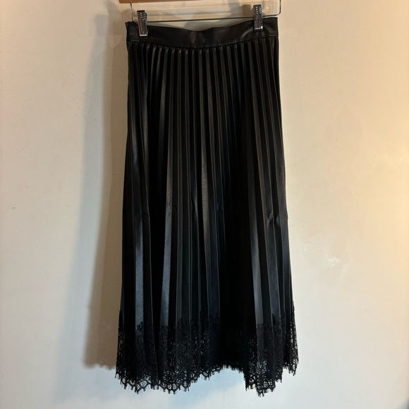 ZARA Sz XS Midi Skirt Liquid Leather Look Vegan Pleated Lace Trimmed In Black - Picture 6 of 8